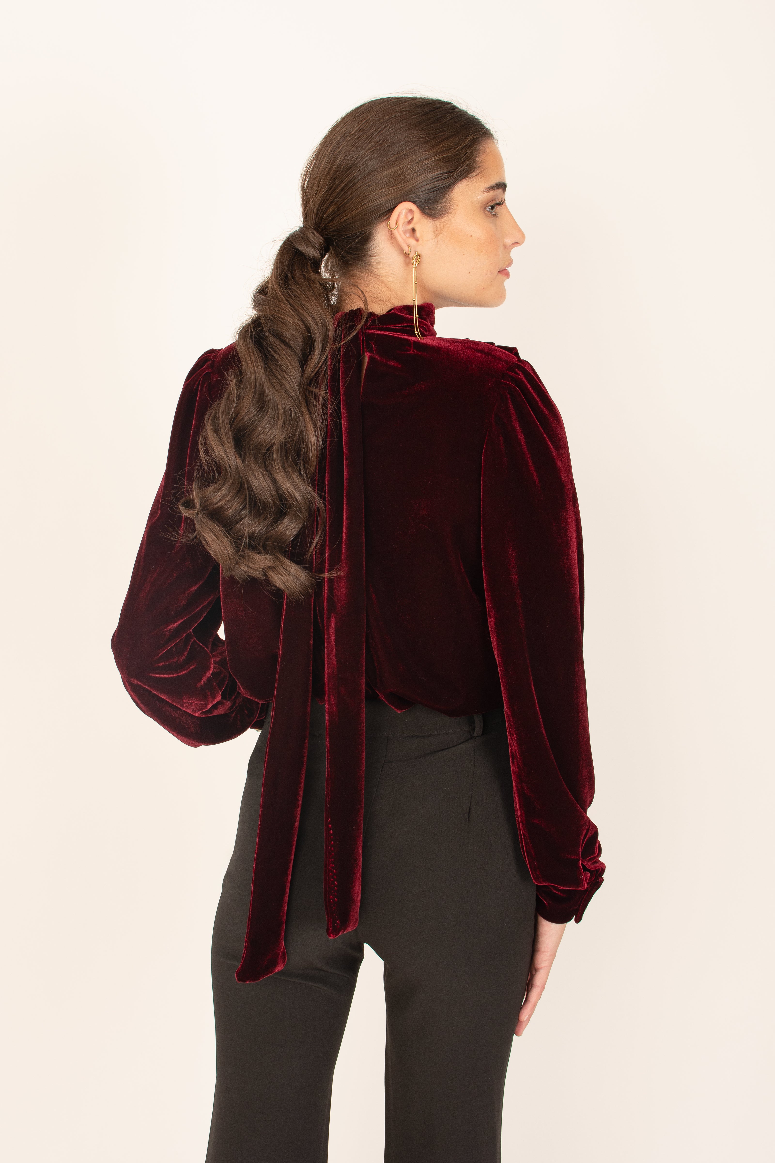 Chemisier en velours bordeaux 
